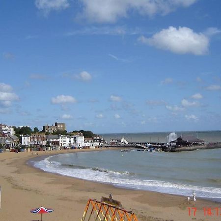 Smuggler'S Cottage Broadstairs Eksteriør billede