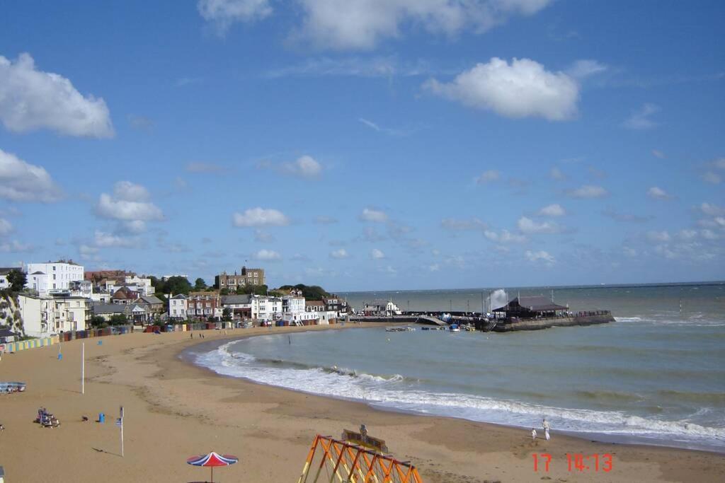 Smuggler'S Cottage Broadstairs Eksteriør billede